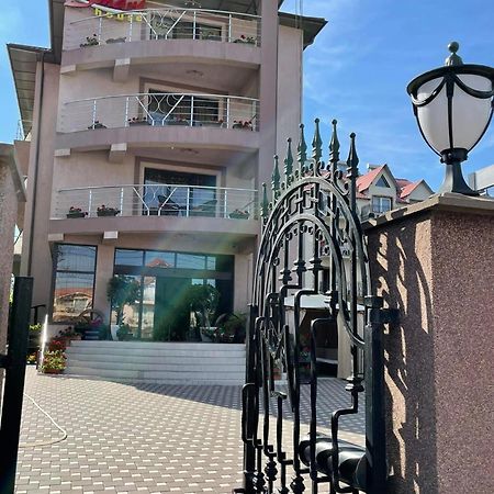Готель Smarthouse Костінешть Екстер'єр фото